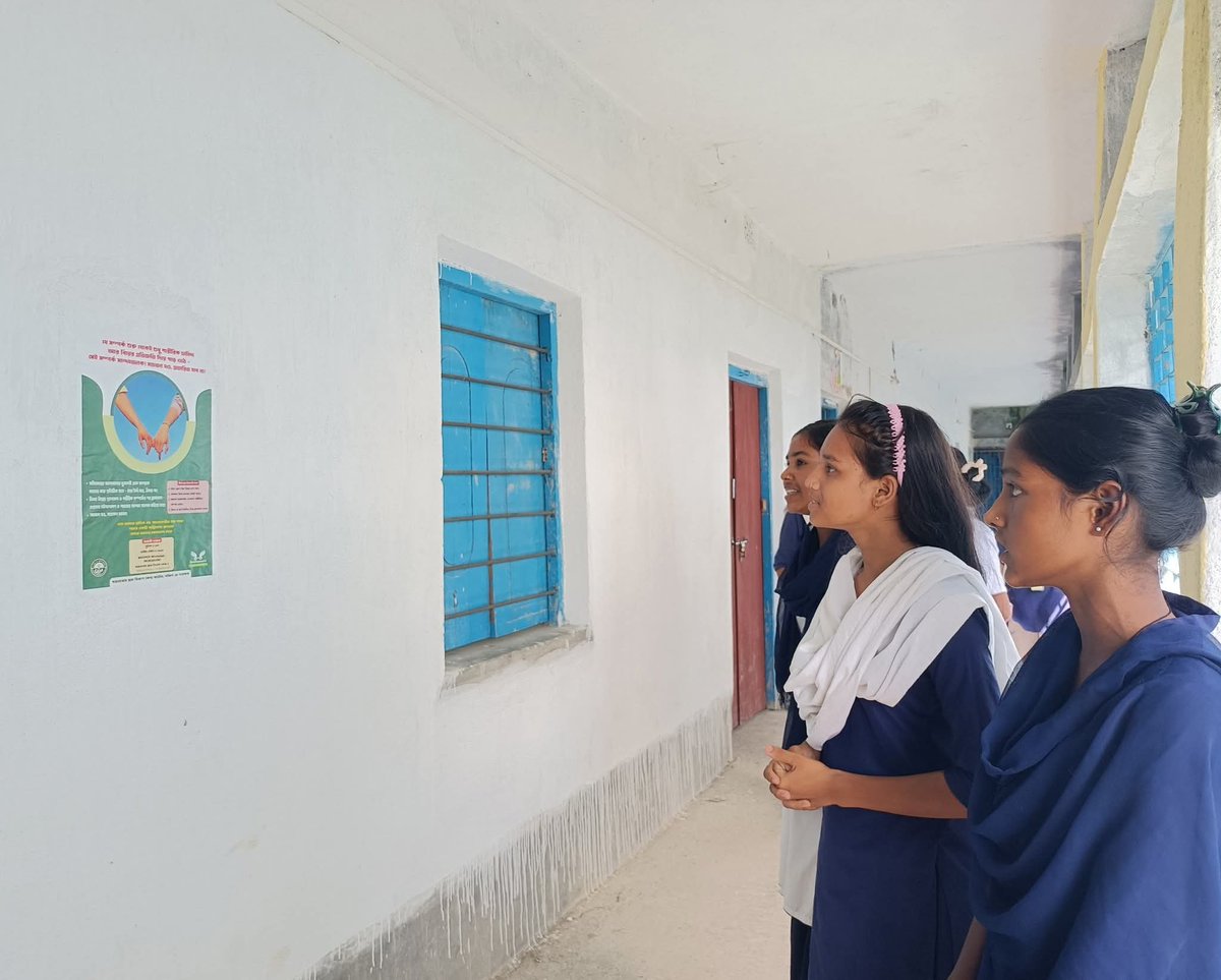 Currently,we are working with Kanyashree Club members in 4 schools to empower them to protect their schools from Child Protection risks. Students of Gopalkata Jelepara HS,after 4 sessions,started their own poster campaign to stop trafficking &amp; child marriage.
#stoptrafficking