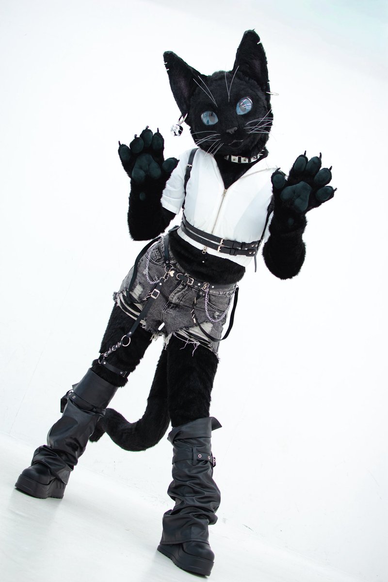 kuronekoNevy's tweet image. 初めまして！

黒胡麻さん(@kurondou )からお身体を頂きました、黒猫お姉さまのネヴィだよ🐈‍⬛
ちょっとわがままなとこもあるけど、そんな所も愛してよね💕︎

Nice to meet you! I'm Nevy, the black cat lady🐈‍⬛
I can be a little spoiled sometimes, but please love me just the way I am💕︎