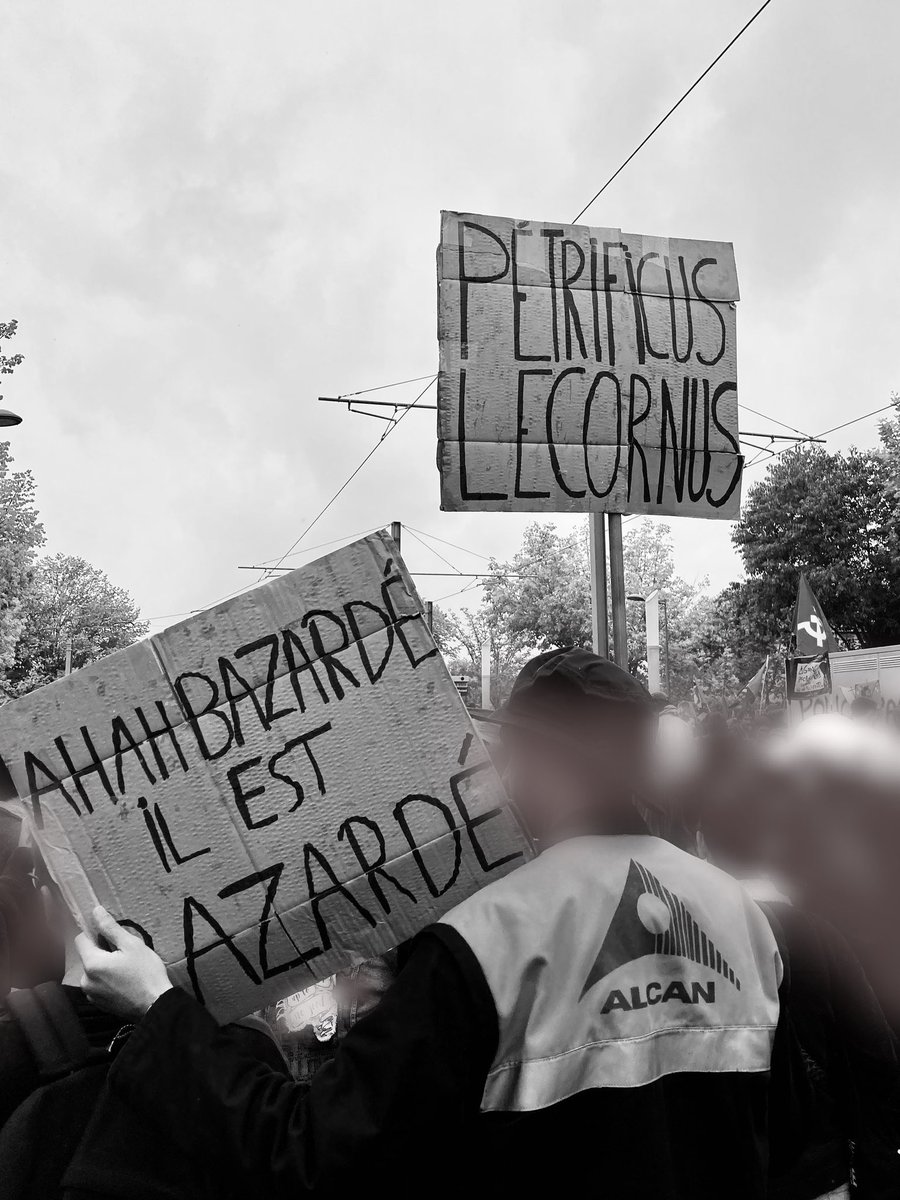 EtienneRedCat's tweet photo. Quelques photos du mouvement #BloquonsTout le #10septembre2025 à Bordeaux. https://t.co/OZtPLDlCzn