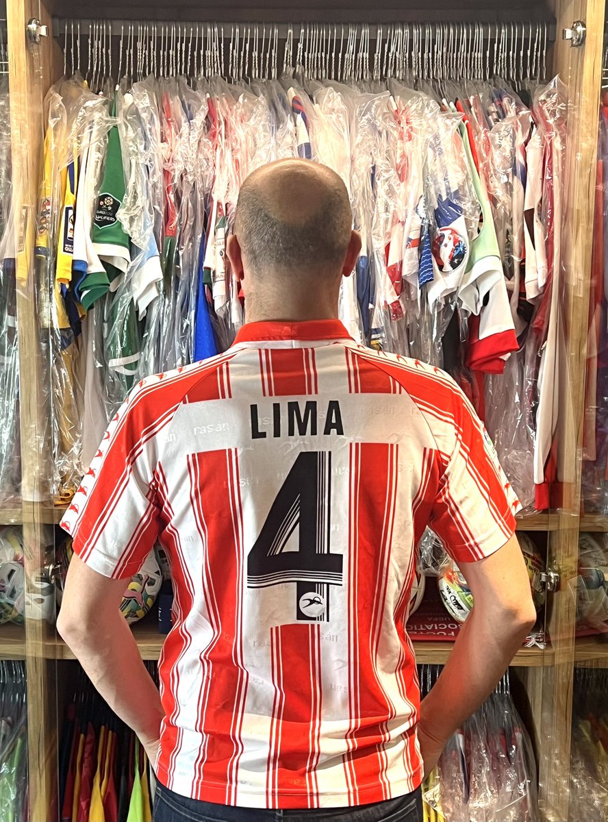 ildelima6's tweet image. The first time names were used on football shirts in Spain 🇪🇸 was in the 1995-96 season. This @U_D_Almeria 🇪🇸 match worn shirt was used by my brother 4️⃣ Toni Lima 🇦🇩 during that ‘historic’ season 🤩 #andorra #almeria #2A #tonilima #gameused #andorrafootballmuseum #AFM