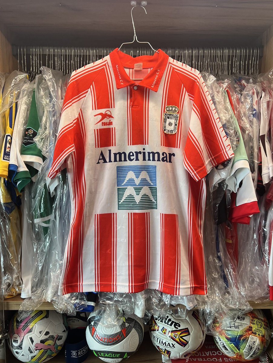ildelima6's tweet image. The first time names were used on football shirts in Spain 🇪🇸 was in the 1995-96 season. This @U_D_Almeria 🇪🇸 match worn shirt was used by my brother 4️⃣ Toni Lima 🇦🇩 during that ‘historic’ season 🤩 #andorra #almeria #2A #tonilima #gameused #andorrafootballmuseum #AFM
