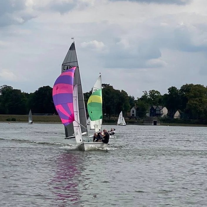 Congratulations to the 2025 <a href="/SSSCtweet/">South Staffs Sailing</a> Mr. and Mrs. Trophy winners, Jonny Coate and Kate Phillips! This incredible husband-and-wife team took home the prize while racing in their #larkdinghy. What a fantastic achievement!

#westmidlandssailing #sailinguk #larkclass #larksailing