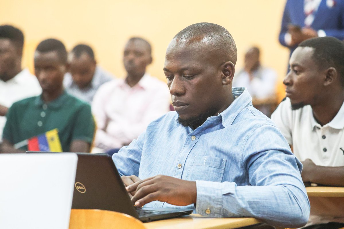 When I appeared with a camera in my hands <a href="/VUKampala/">Victoria University, Kampala</a> one day. Nothing I had to do but capture these few moments through #Photography.<a href="/bukyanajulius2/">Bukyana Julius</a> <a href="/shamimkmatovu/">Dr. Shamim K.Matovu</a> <a href="/EmuriaAPamela/">Asio Pamela Emuria</a> #VictoriaUniversity2025