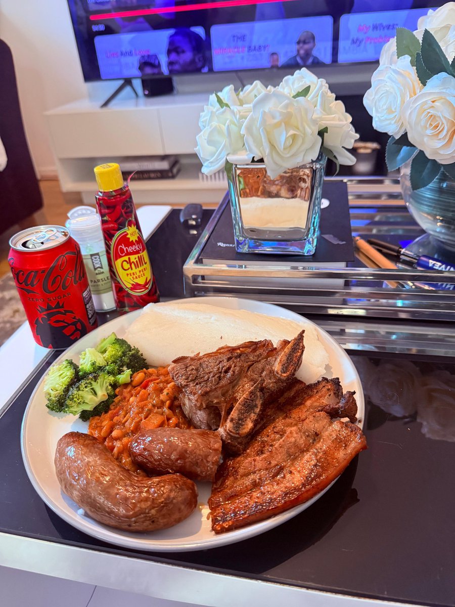 Rate this dinner @teamfulozim

Menu: 
Isitshwala sadza 
BBQ: pork,sausage and beef 
chakalaka