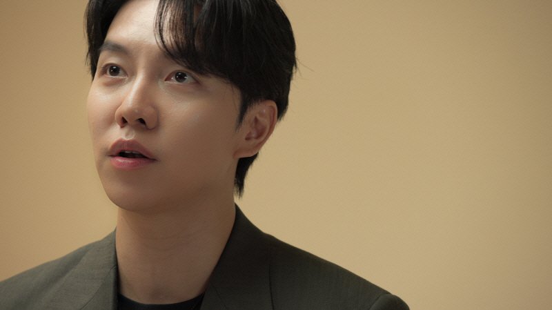 이승기 ＂20년간 쉬지 않고 달려왔는데 내 행복을 위해서였나＂ (출처 : 네이버 연예)
#이승기 #LeeSeungGi
 naver.me/xI13Hp8f