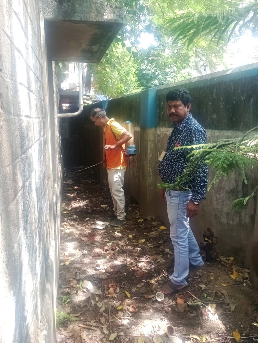 kmc_kolkata's tweet image. A few pictures of the frontline workers of the Vector Control Team on duty across the city.

#VectorControlByKMC #KMConDuty