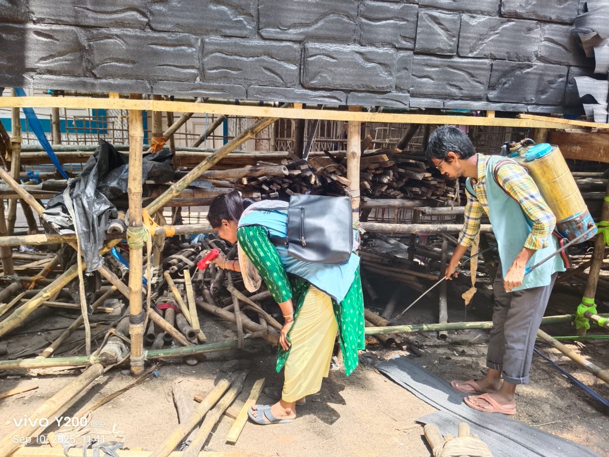 kmc_kolkata's tweet image. A few pictures of the frontline workers of the Vector Control Team on duty across the city.

#VectorControlByKMC #KMConDuty