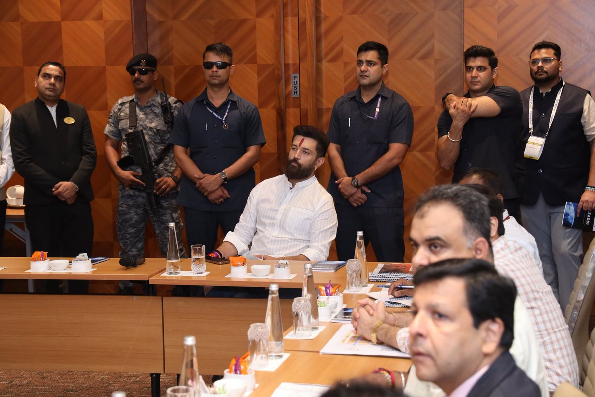 iChiragPaswan's tweet image. आज भारत मंडपम, नई दिल्ली का दौरा किया और आगामी मेगा फूड इवेंट #WorldFoodIndia2025 की तैयारियों की समीक्षा की। 

#WFI2025 #ProcessingForProsperity