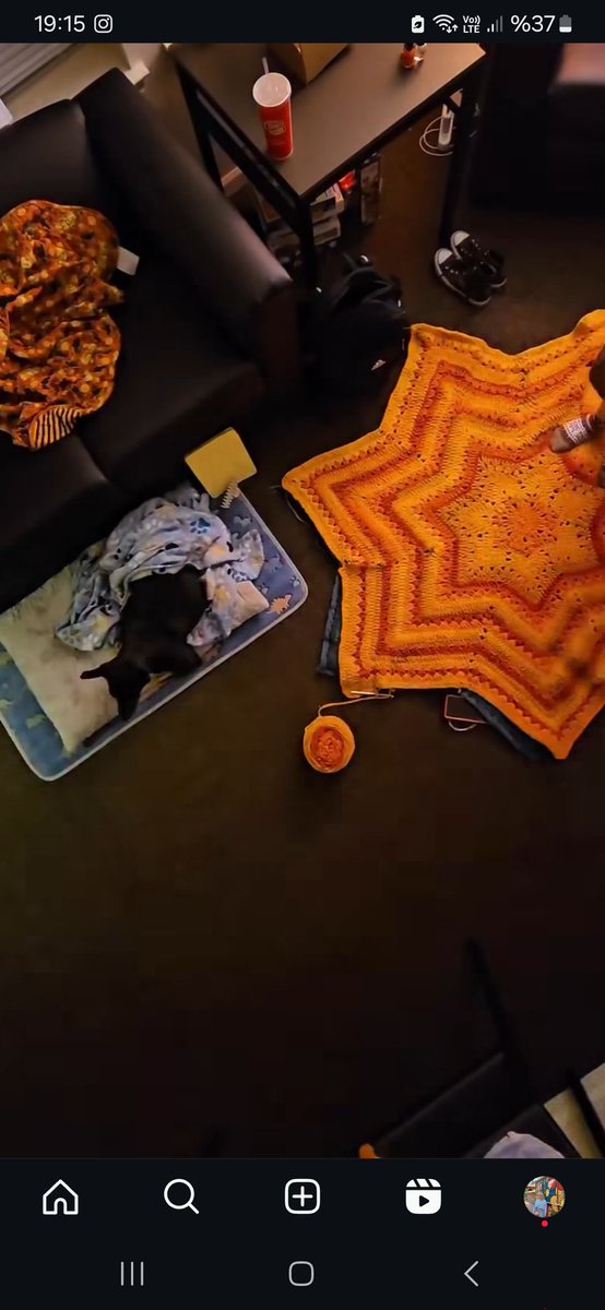 buna benzer taslak ya da yapim videosu olan var midir acabaa