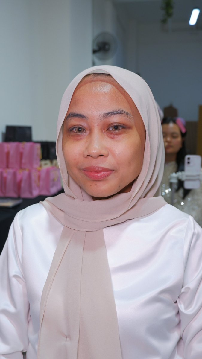 TouchbyWada's tweet photo. One of my wishlist dah termakbul untuk join makeup class kak Erin Leola, semoga dengan ilmu ni I dapat manfaatkan dgnncantikkan ramai lagi bride/client I in the future. Aminnnn ❤️❤️ https://t.co/3EpZVux0ms
