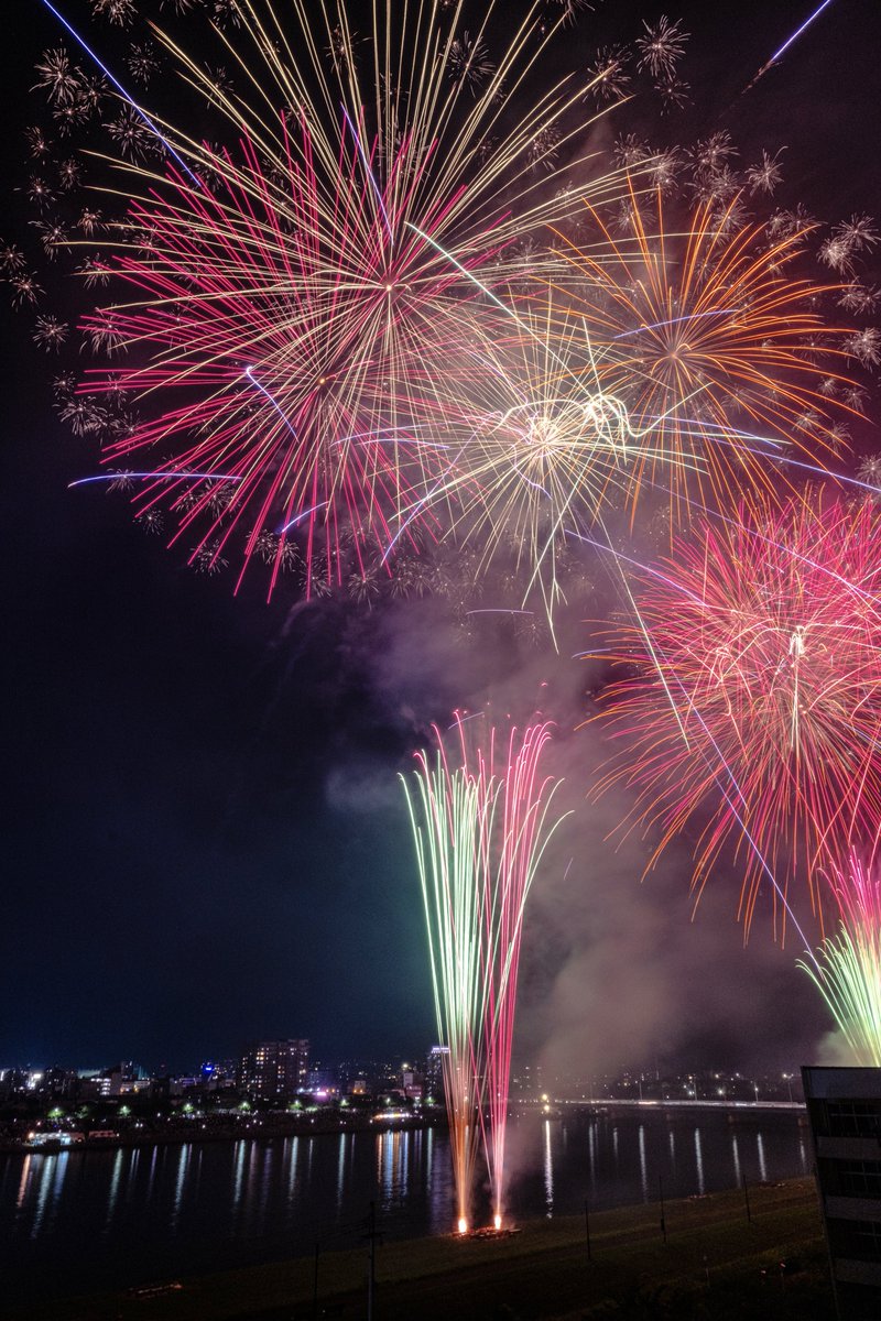 luminous night.

location : 大分市 おおいた「夢」花火

#大分県