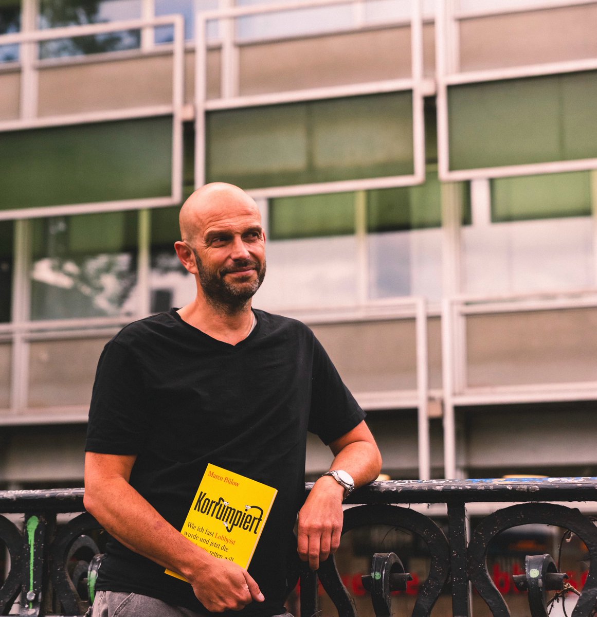 Kampf gegen Korrumpierte Politik 

Suche Unterstützung für die Initiative Lobbyland - speziell auch für den Podcast Lobbyland ⚠️
Ton / PR / SoMe / Schnitt
Kontakt unter: 
lobbyland.de