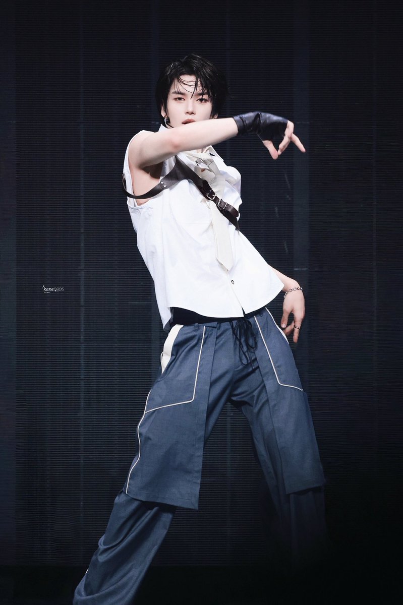 hamin0219's tweet photo. α 这是阿尔法， β 这是贝塔， γ 这是伽玛，δ 这是德尔塔， ε 这是我亲李河民的嘴

#SMTR25   #HAMIN   #하민  #ハミン  #SMNBG https://t.co/89ZfgaB5il