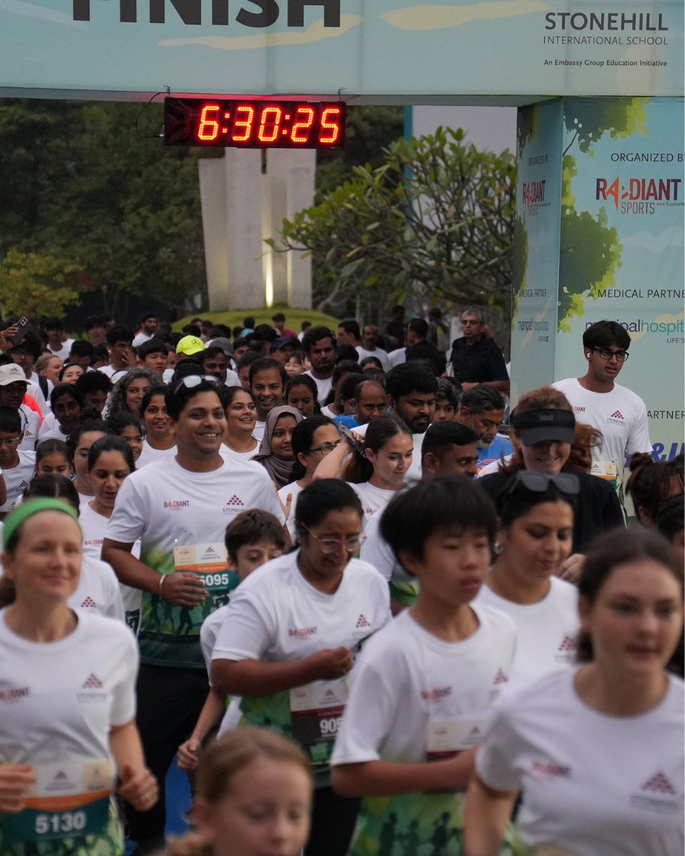Stonehill_SIS's tweet image. From the flag-off to the prize distribution, our Founder, Mr. Jitu Virwani, joined us in cheering on the runners, making the annual Founder’s Day Run even more special.
#FoundersDayRun #StonehillInternationalSchool #SISLearns #CommunitySpirit