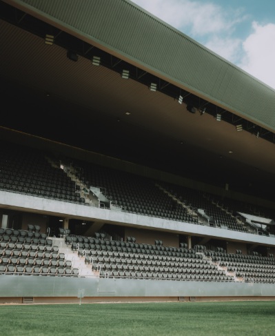 La Real Sociedad fem estrenará este finde el Z7 renovado, campo que también utilizará el Sanse.

El nuevo edificio será la sede del femenino. Cuenta con comedores, aparcamientos, vestuario para el primer equipo y los tres inferiores de la estructura del fem,  visitante y