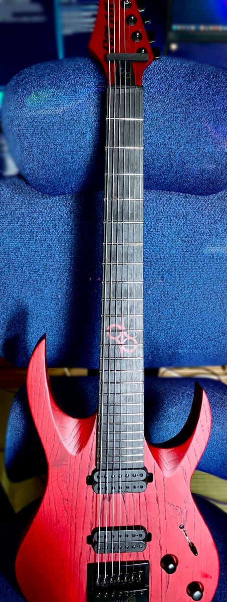 NeighborTone's tweet photo. はぢめての7弦ギター
#guitar #7string #SolarGuitars #EverTune https://t.co/Joikv5kwNN