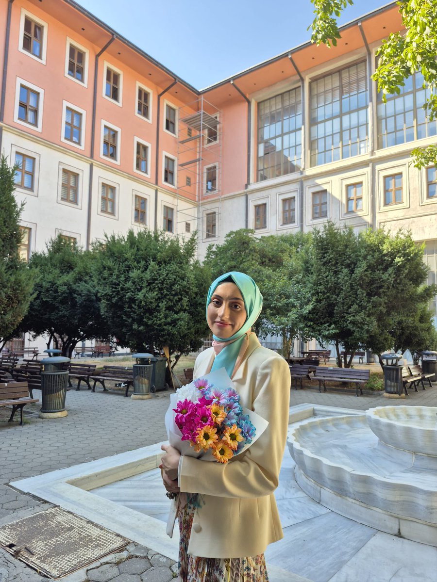 Şevval tweet media