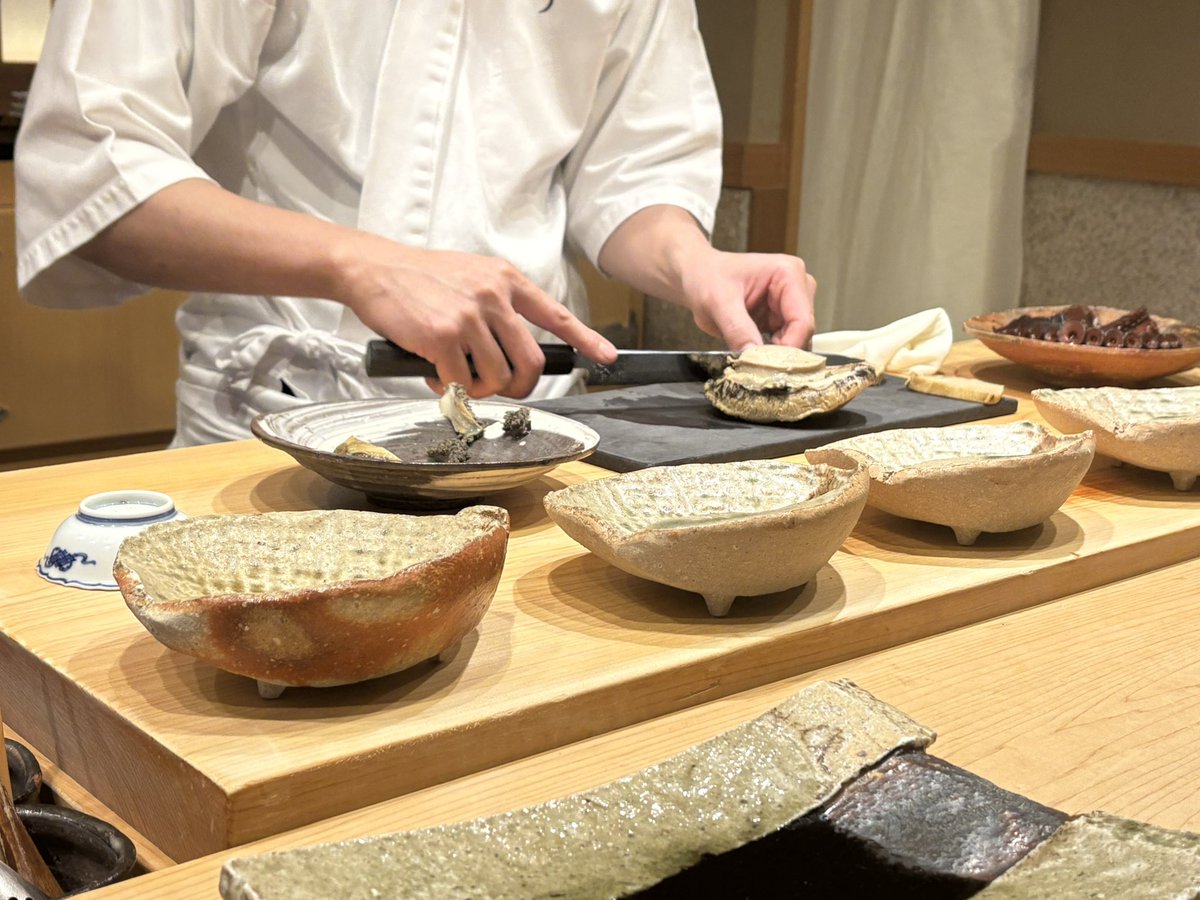 今日探店：Sushi Saito
地址：Portion Shop A, 45/F, Four Seasons Hotel, 8 Finance Street, Central, Hong Kong
先吃完再来评价！