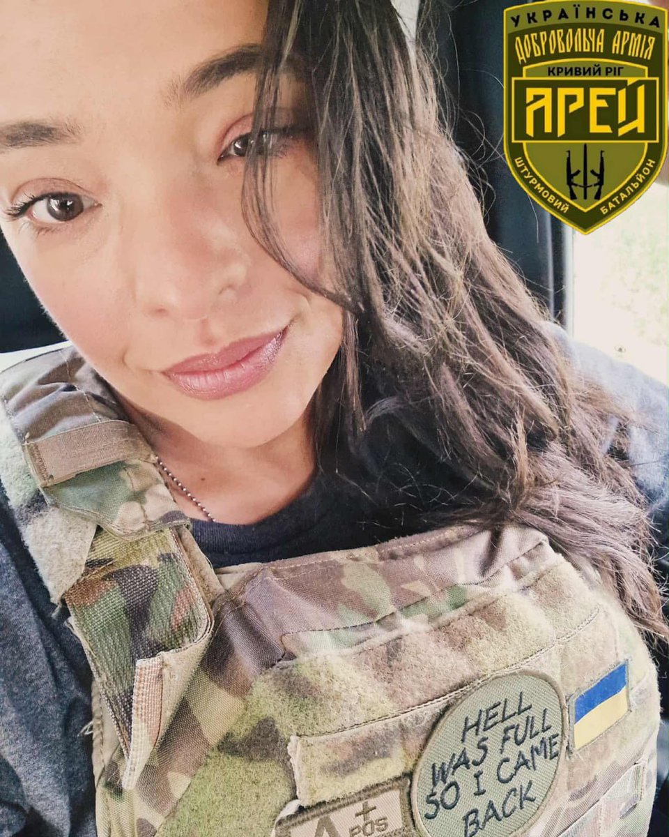 UAVoyager🇺🇦 (@nafovoyager) on Twitter photo Meet Long T. <a href="/Longtstanding/">Long T. Standing / Лонг Т. Стендінг</a> – an American fighter of the Separate Assault Battalion "Arey" UDA.
She’s not only on the front lines but also writes books for Ukrainian children.
Stories about courage, friendship, survival—and how to stay human even in war.
🧵1/4 Meet Long T. <a href="/Longtstanding/">Long T. Standing / Лонг Т. Стендінг</a> – an American fighter of the Separate Assault Battalion "Arey" UDA.
She’s not only on the front lines but also writes books for Ukrainian children.
Stories about courage, friendship, survival—and how to stay human even in war.
🧵1/4