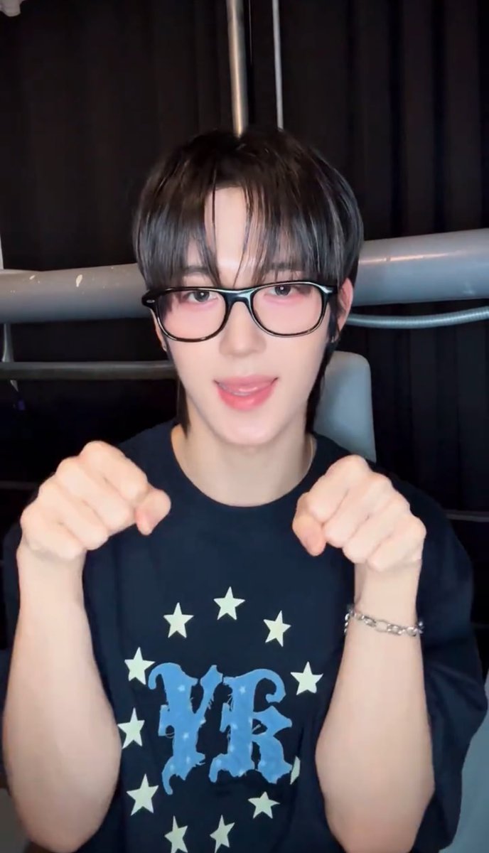 내 견 지금 ㅈㅉ 너무 귀엽네 ..