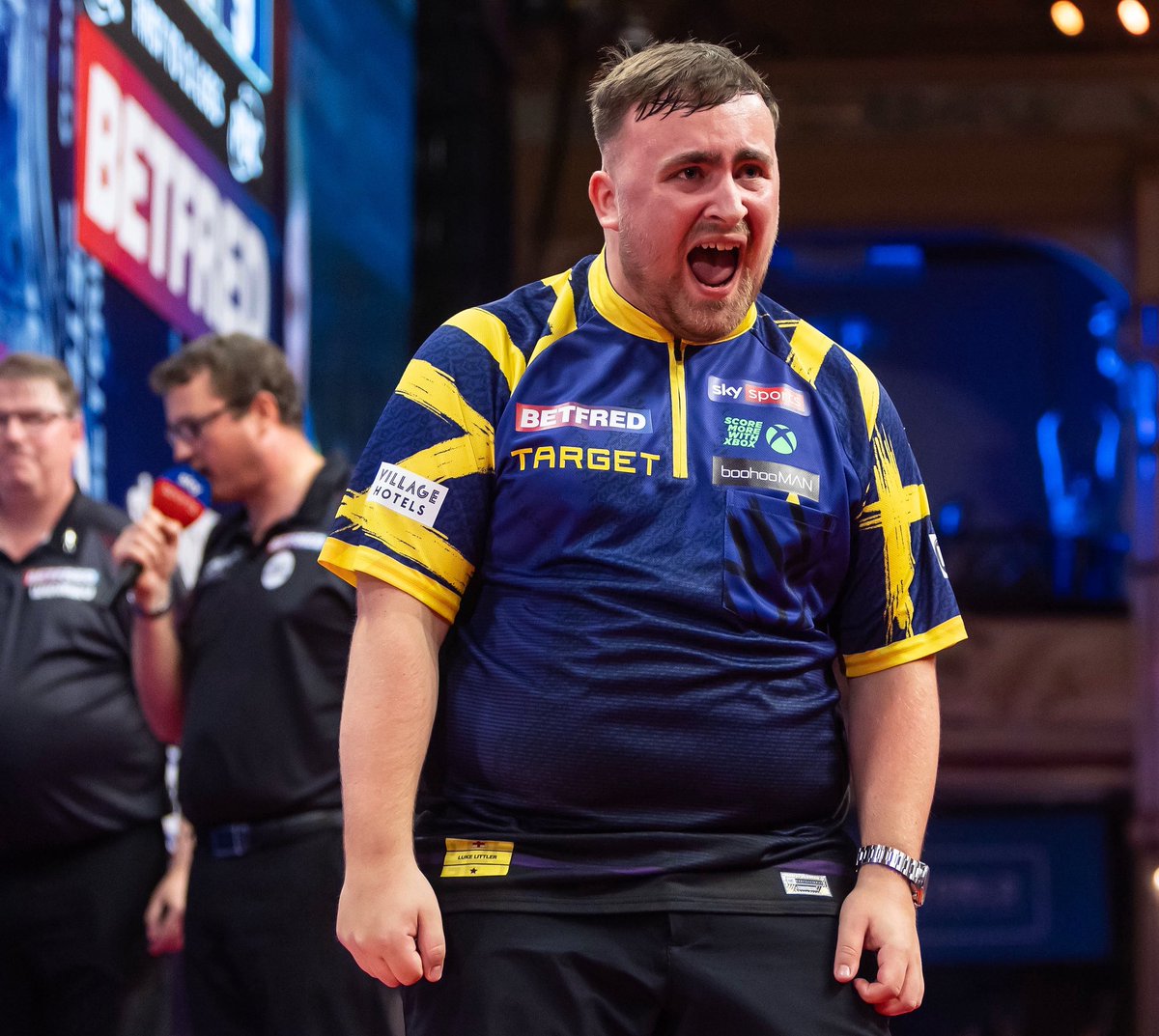 Oche180's tweet image. 🗣️ “I love coming here and I’ve said for the past year now, we need a Premier League here.”

☢️ Luke Littler has got his wish with a Premier League night in BELGIUM for the first time. 

💻 Full story: bit.ly/4pjSDTX

📸 @taylanningpix | #PLDarts
