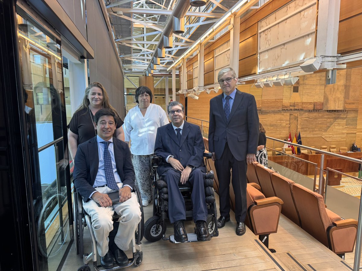 Hoy estamos presentes en la primera jornada del Debate del Estado de la Región en la <a href="/asambleamadrid/">Asamblea de Madrid</a>.

La presidenta de la <a href="/ComunidadMadrid/">Comunidad de Madrid</a>, <a href="/IdiazAyuso/">Isabel Díaz Ayuso</a>, hace balance ante los grupos parlamentarios de su gestión de gobierno.

#Discapacidad #Madrid #DER2025Madrid