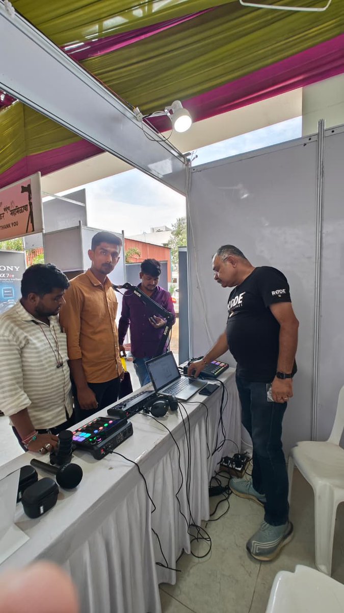 trimacindia's tweet image. Professionals, artists, and videographers are showing great interest in the RØDE Product Demonstration happening today 11th September 2025 at Deshmukh Mangal Karyalay, Tembhurni! 

#rode #wirelessgo