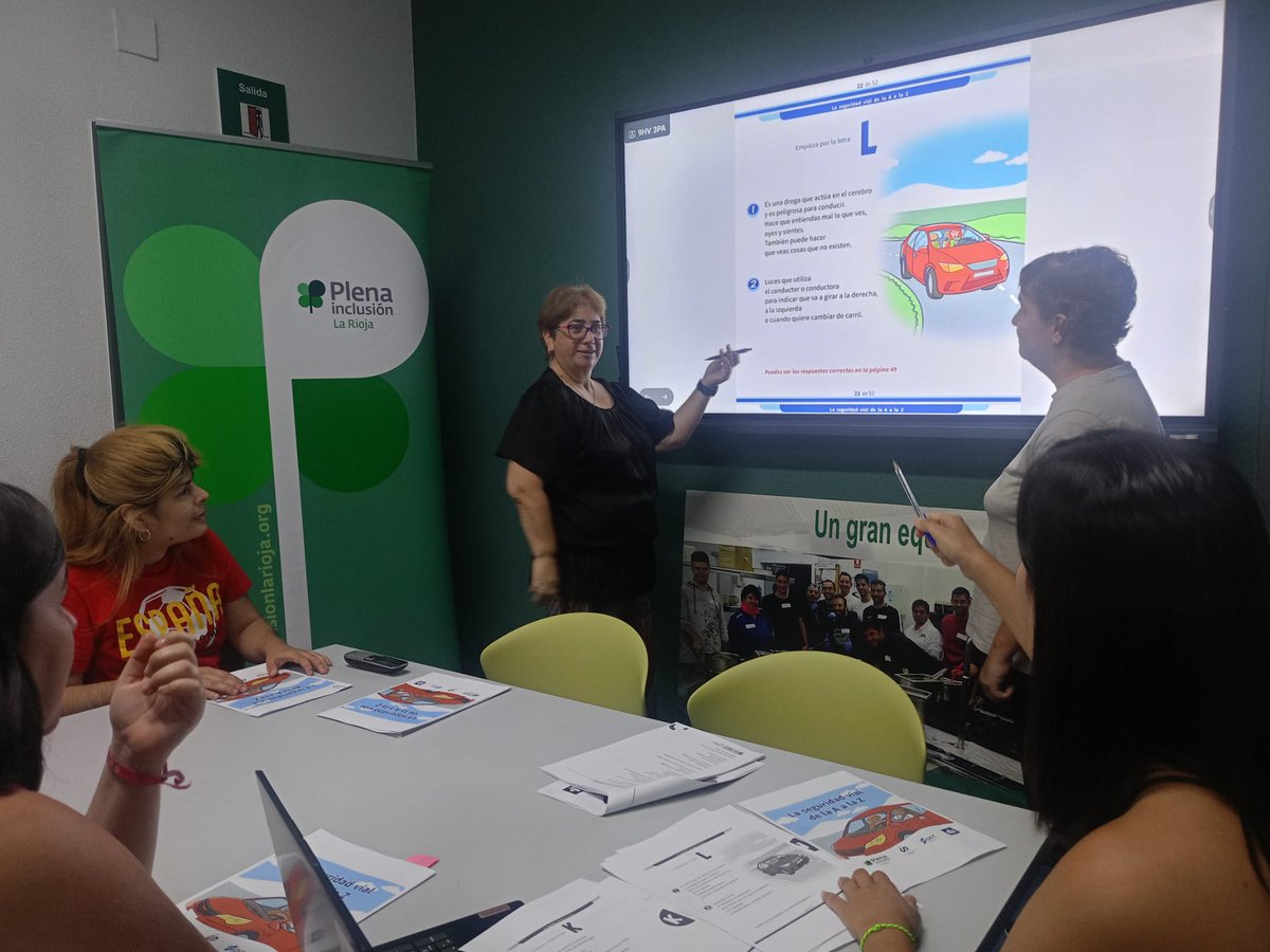 🚦El equipo de validadoras avanza
en el proyecto 'La seguridad vial de la A a la Z',
desarrollado para <a href="/OFESAUTO/">isOFESAUTO</a>. 

Este proyecto hace posible
que jóvenes
y personas con dificultades de comprensión
puedan aprender de forma clara
y accesible.

#SeguridadVial #LecturaFácil