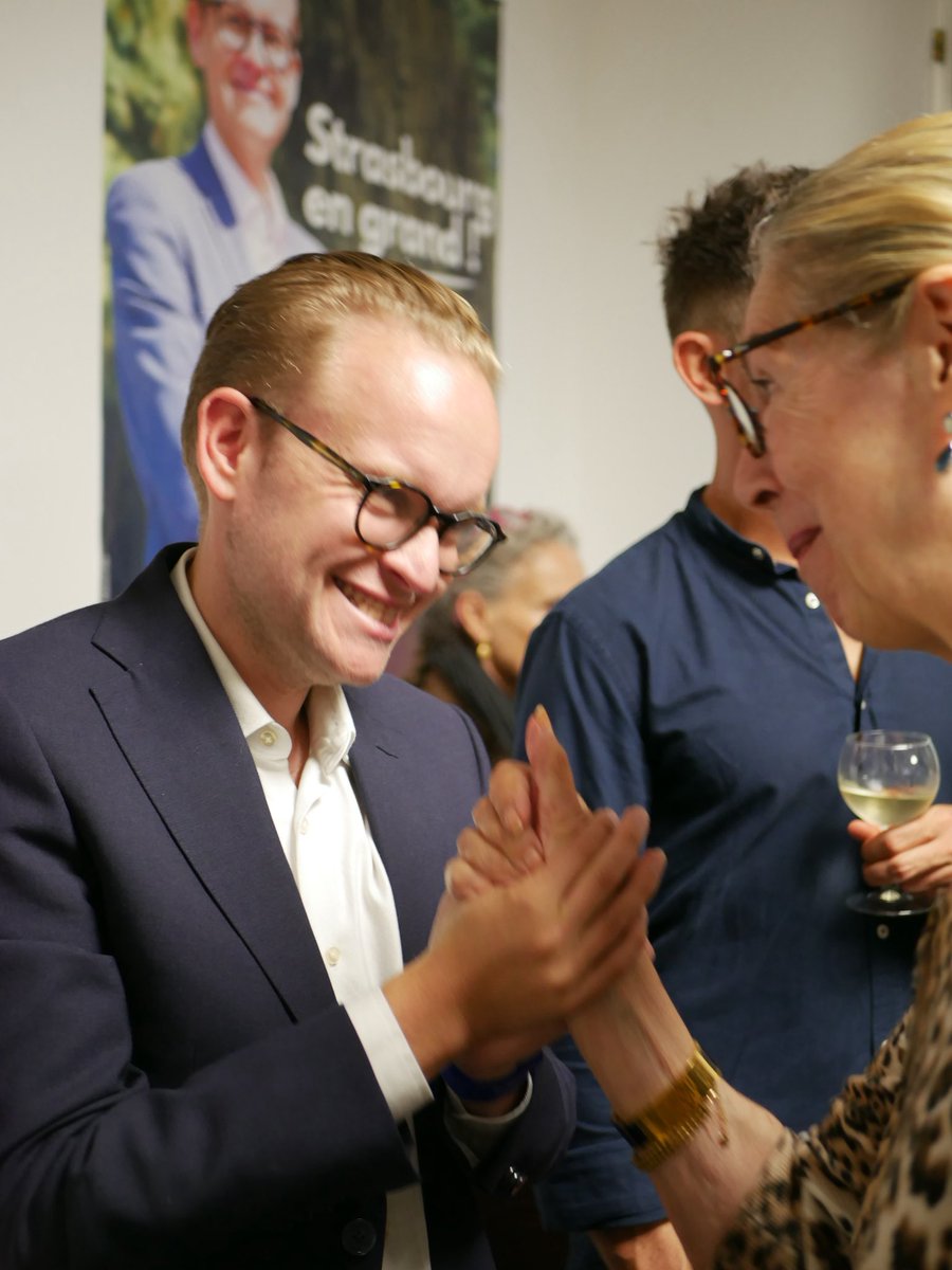 Jeudi dernier nous avons fêté le 1er anniversaire de notre mouvement et maison commune #Strasbourg on y croit ! 

Que de chemin parcouru déjà et que de belles choses à construire et accomplir ensemble dans les prochains mois et les prochaines années !