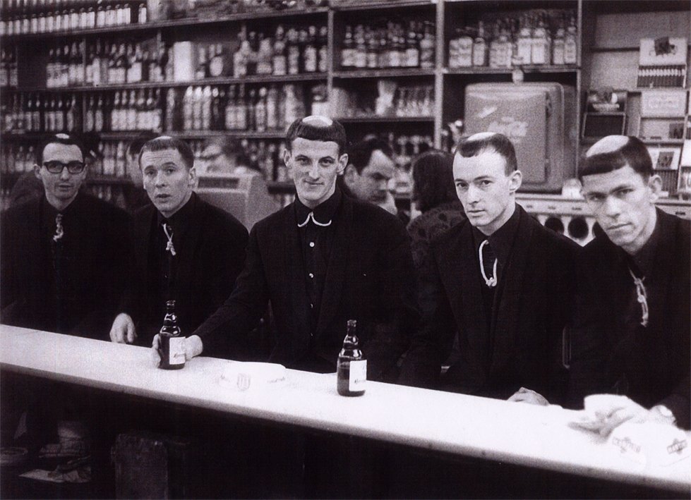 Released exclusively in Germany in March 1966, “Black Monk Time” by The Monks has become a cult classic—praised as a groundbreaking forerunner to punk and krautrock.
munsterrecords.bandcamp.com/album/black-mo…
munster-records.com/producto/black…