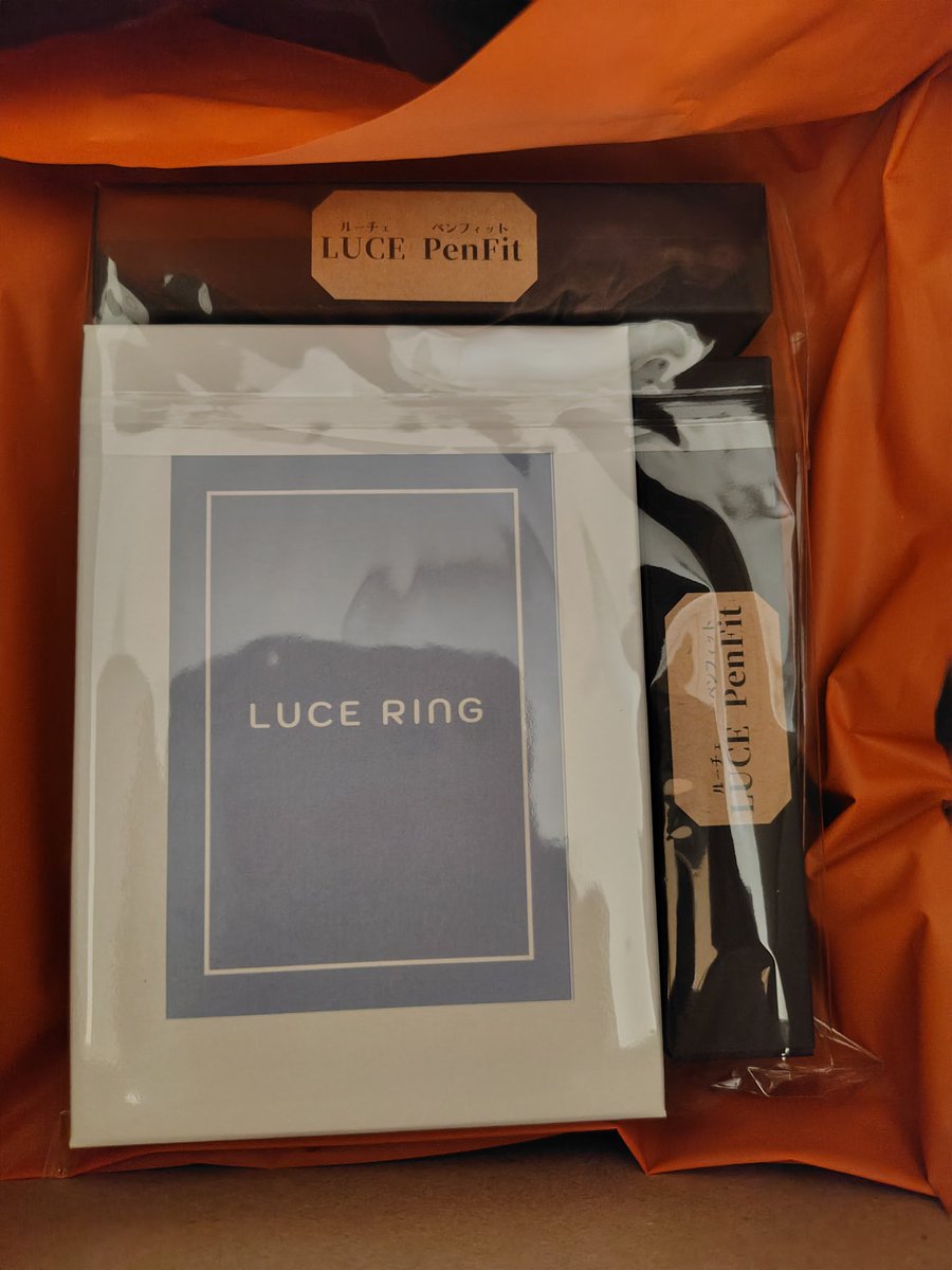 sasaki_1979's tweet photo. オンライン文具女子博のLUCE RINGとペンフィットが届いた🎁
めちゃくちゃかわいい🥰
ずっと使ってみたかったの。朝活書写をしていなかったらまだ出会えてなかったかもしれないな。
育てながら使っていこう🖊
#オンライン文具女子博
#LUCERING
#PENFIT https://t.co/ZFhKsPcOng