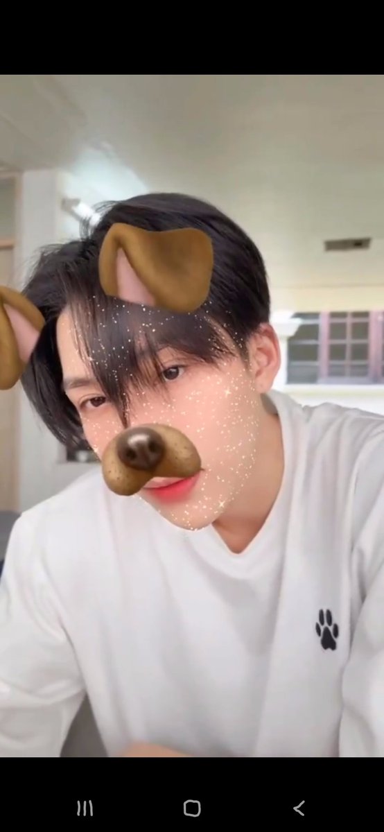 Hughug.😘

#Noeulnuttarat 
#MagentaBoy