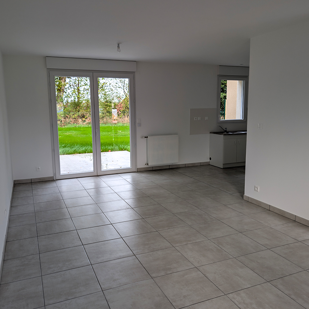 𝗜𝗻𝗮𝘂𝗴𝘂𝗿𝗮𝘁𝗶𝗼𝗻 𝗱𝗲 𝟯 𝗻𝗼𝘂𝘃𝗲𝗮𝘂𝘅 𝗹𝗼𝗴𝗲𝗺𝗲𝗻𝘁𝘀 𝗮𝘂 𝗚𝗲𝗻𝗲𝘀𝘁-𝗦𝗮𝗶𝗻𝘁-𝗜𝘀𝗹𝗲 !🎉 

Ce jeudi 11 septembre, Mayenne Habitat a inauguré 3 logements individuels situés rue des Érables, dans la commune du Genest-Saint-Isle.  

📷DUHO Architecture