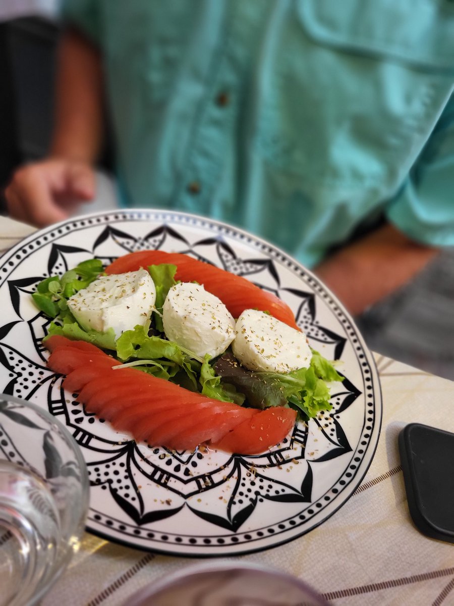 From the vineyards in France...
To the mountainside of Italy.
Hello Lake Como!! 
There is something about Italy. 
There is no place (other than Thamesville) that I have visited more.
The people are kind and hospitable 
The trails are ancient... (some over 1000 years old)