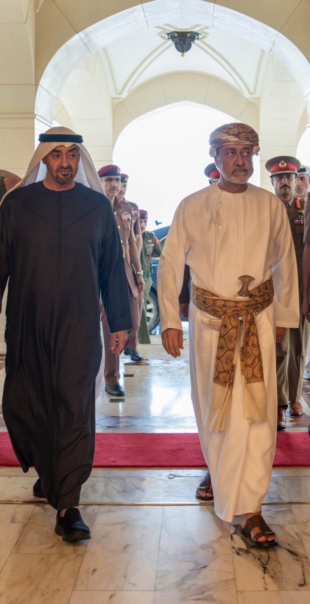 غالي وسير على غالي 🇦🇪 🇴🇲
#الشيخ_محمد_بن_زايد 
#السلطان_هيثم_بن_طارق 
#الامارات 
#عُمان