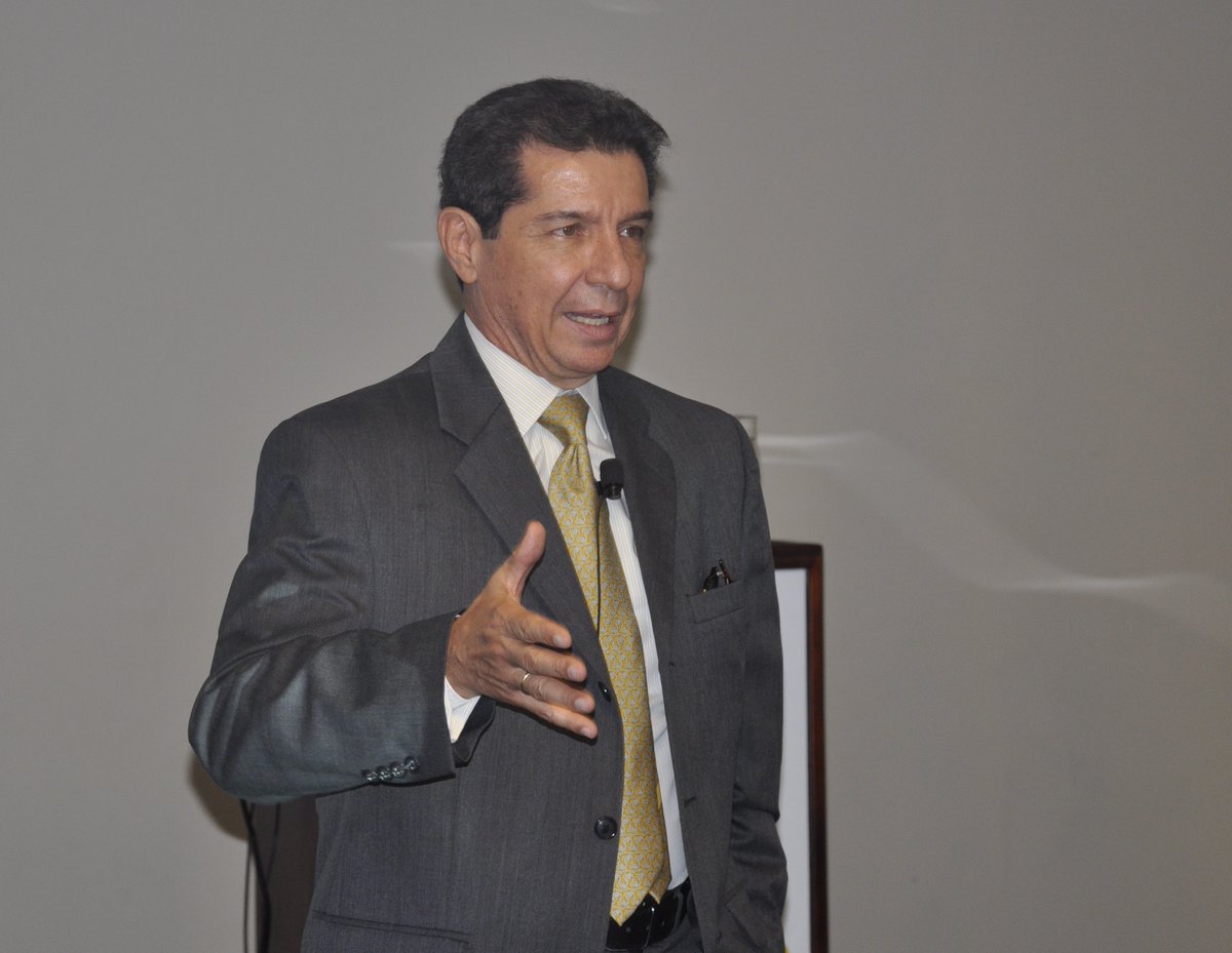 #Atención 

➡️ costanoticias.com/la-dura-advert…

Vía <a href="/CostaNoticiasTV/">Costanoticias.com</a> 

Petro no debe olvidar que #EstadosUnidos ofrece 50 millones de dólares por #Maduro por delitos de narcotráfico, que se alimentan, queramos o no, con las 43.000 hectáreas de coca sembradas en la zona binacional.