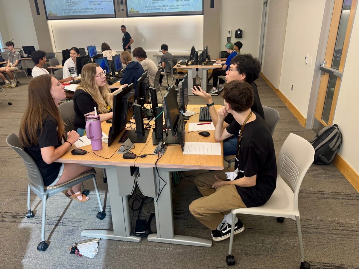 RowanMath's tweet image. #TBThursday  Looking back on some great times had at our first-ever Drone/Data Science Bootcamp. These young AI Detectives learned Introduction to Machine Learning, Large Language Models, and more! We can’t wait to see how this camp expands next year! 🦉

#RowanMathematics
