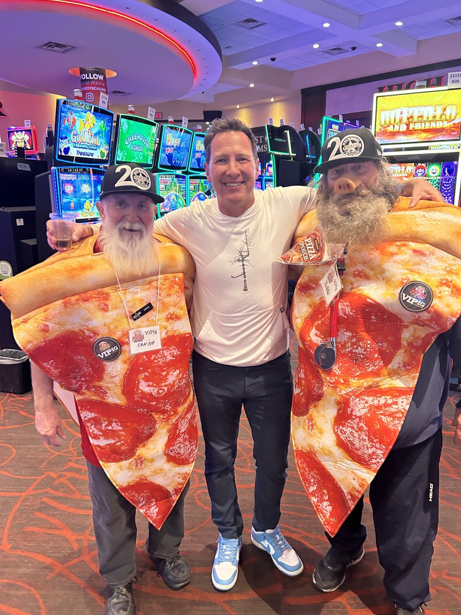 There are just a handful of early bird tix left for the 23rd annual Pizza Pigout, which goes Oct. 23 at Cowboys.
Get em while they’re hot at ericfrancispizzapigout.com
Looking to raise another $100,000+ for ⁦<a href="/KidSportCalgary/">KidSport Calgary</a>⁩