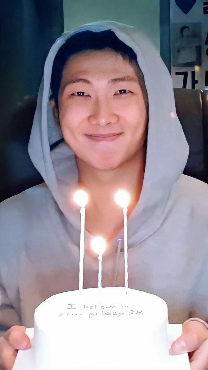 ToiLpez14's tweet photo. HAPPY BIRTHDAY RM 🎂🎉🐨💜
IN SILVER CLOUDS WITH RM
KEEP SHINING NAMJOON
#HappyNamJoonDay 
#HappyBirthdayRM 
#RMDay2025 
#CelebrateKingNamjoon
#RM_TheCulturalBridge 
#KingOfLyricsRM 
#BornToBeNamjooning 
#NamjooningTheNation 
#ForeverArtistRM https://t.co/nuWbVrBQGT