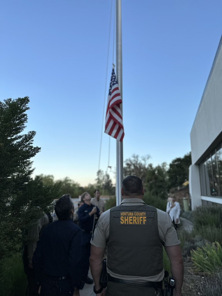 Thousand Oaks Sta. tweet media