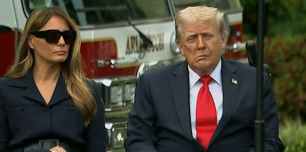 PolitlcsUS's tweet image. 🚨📸 PICTURED: President Trump’s face appears drooped as he seemingly struggles to stay awake at a 9/11 memorial