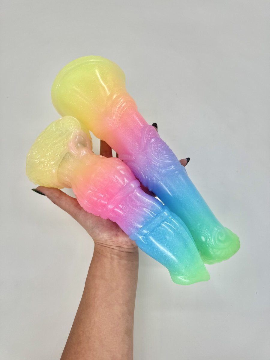 ppsculptors's tweet photo. There’s nothing like a good fade 😍 especially if it glows! https://t.co/hRsW08azbw