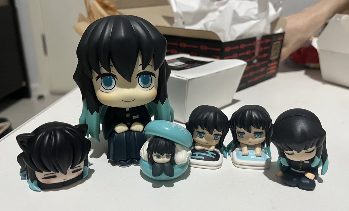 regulas_twt's tweet image. เงินเดือนของพี่อยู่นี่ละ