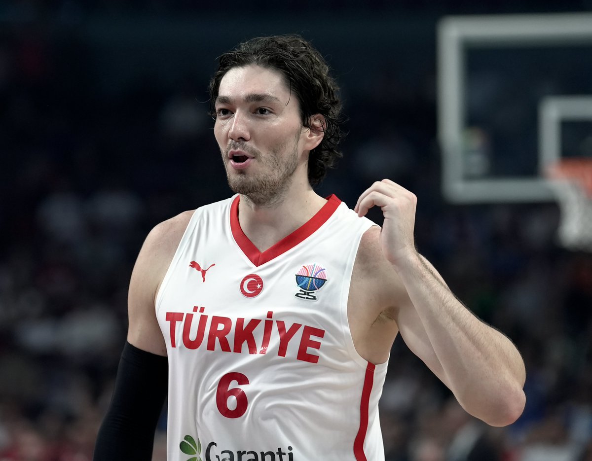 dodekabasket's tweet photo. Ergin Ataman: "Cedi'nin tedavisi devam ediyor. Takımla antrenman yapamadı. Durumu net olarak maç saatinde belli olacak." https://t.co/KlRLucGazL