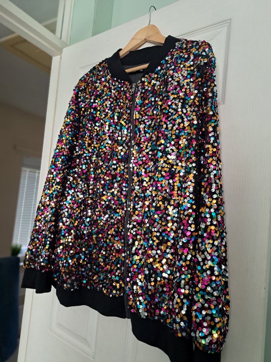 Getting my outfit ready for Friday night...

❤️🩷🧡💛💚💙🩵💜
#ColdplayWembley