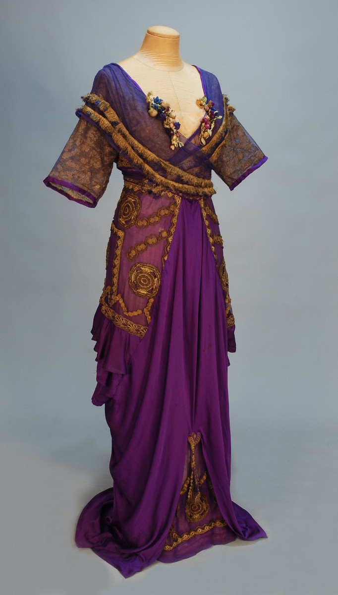 Evening dress by Lucile, 1911. Whitaker Auctions.