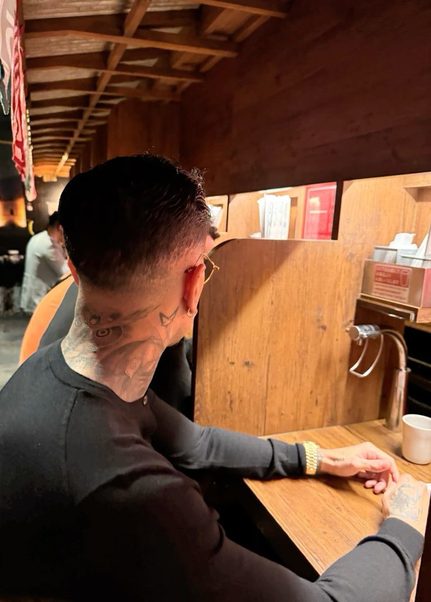 kdkhaos's tweet image. I’m a cat dad now 😂