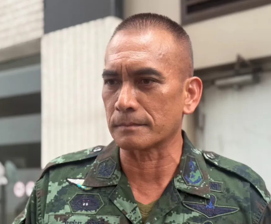 ronakorn's tweet image. “เสธเบิร์ด-พล.ต.วันชนะ สวัสดี” ยืนยัน “กัมพูชา” ต้องสิ้นสภาพภัยคุกคามต่อ “ประเทศไทย” ก่อน ค่อยเจรจาเปิดด่าน บอกประเทศที่สามควรกดดันกัมพูชา ย้ำไทยต้องรักษาผลประโยชน์ โดยคำนึงถึง ทหาร - ประชาชน ผู้เสียชีวิตและบาดเจ็บ
#ไทยกัมพูชา #ชายแดนไทยกัมพูชา