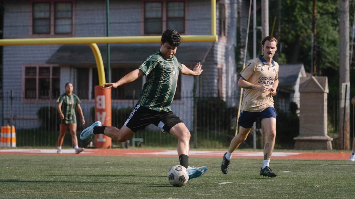 Cinematic action shots courtesy of Derek Henry 📸