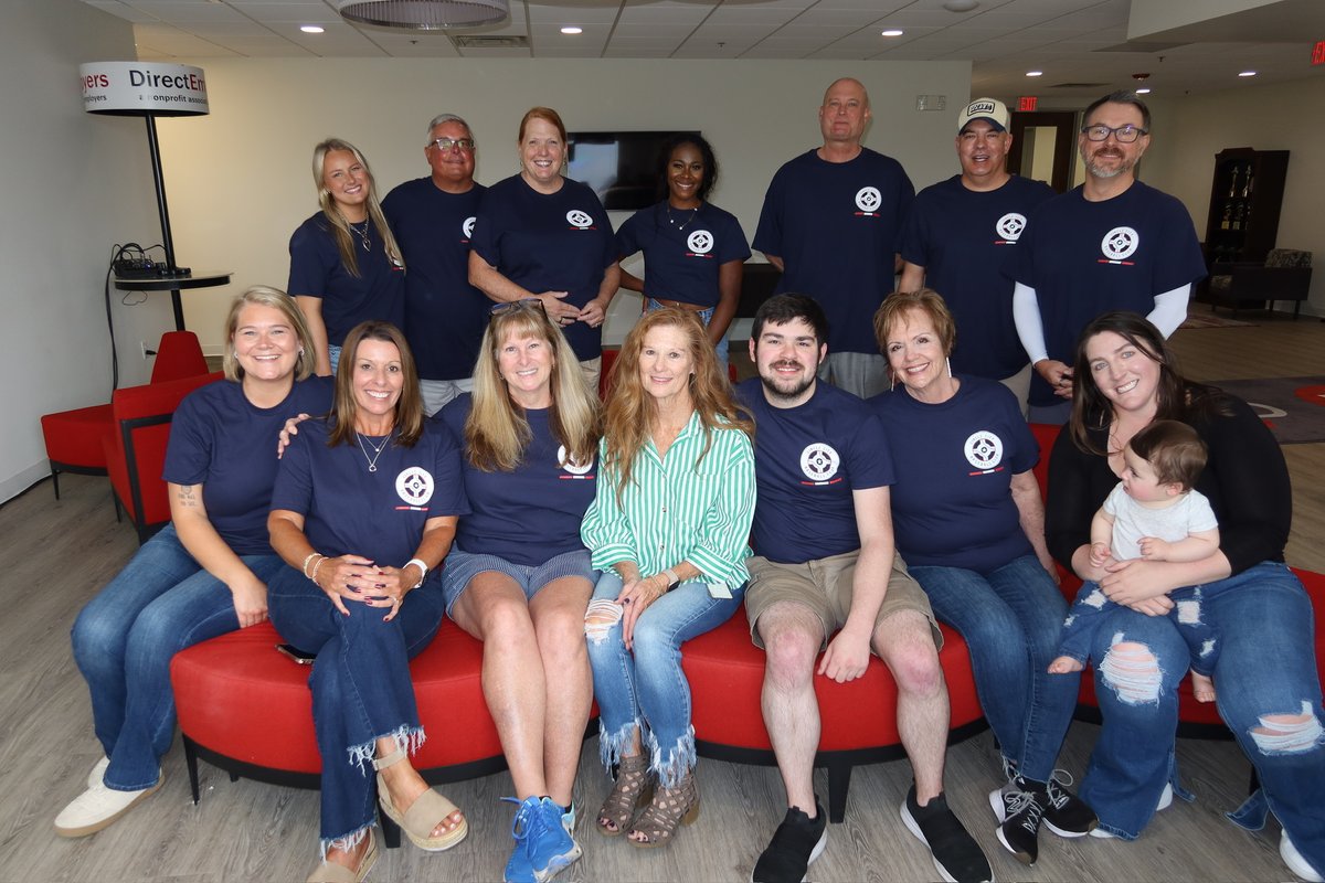 DirectEmployers's tweet image. Celebrating milestones is part of who we are at DirectEmployers! Yesterday, we honored Sherry and her many contributions to our Member Engagement team. Please join us in toasting to her well-deserved retirement–cheers to the next chapter! #HR #WorkPerks